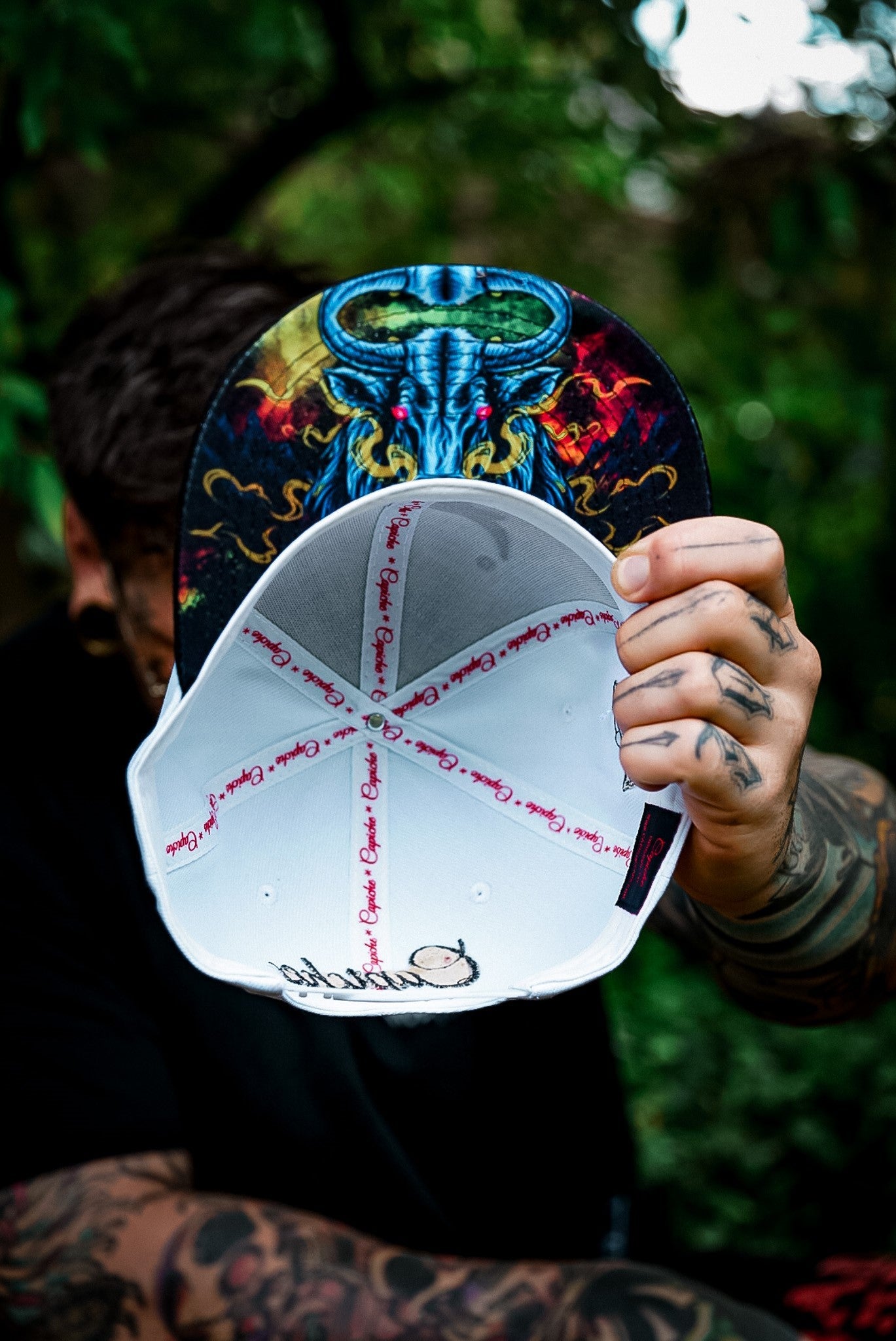 Bull Snapback - White/Black