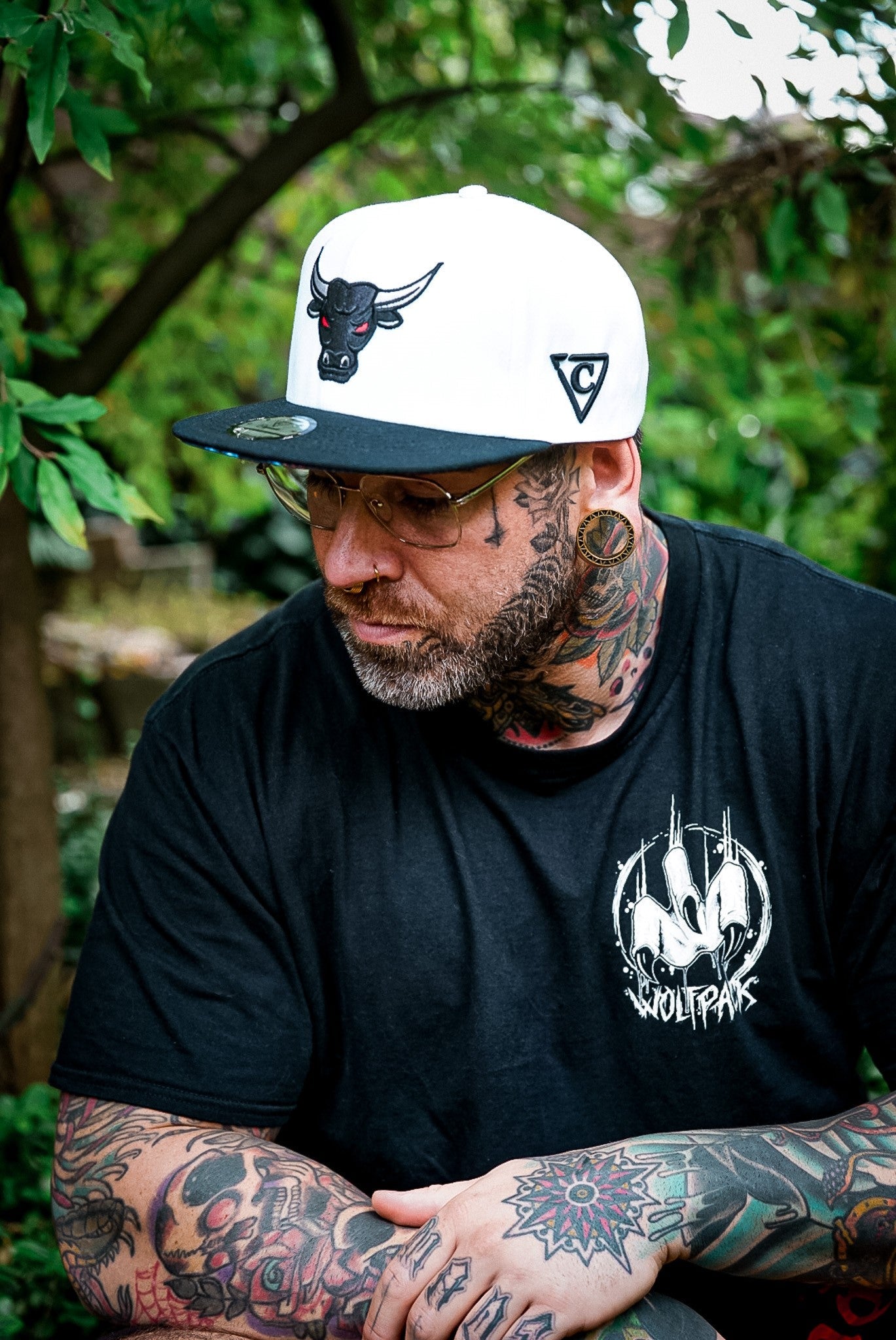 Bull Snapback - White/Black